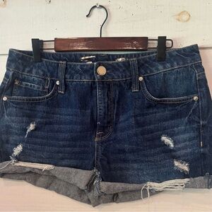 7 For All Mankind Womens 6 Weekend Short
Cut off Blue Jeans Shorts
Distressed